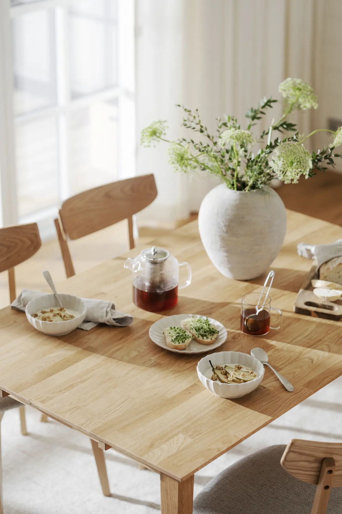 ROWICO FILIPPA DINING TABLE OAK 140