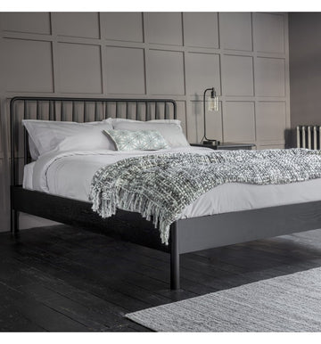 GA Wycombe 5' Spindle Bed Black