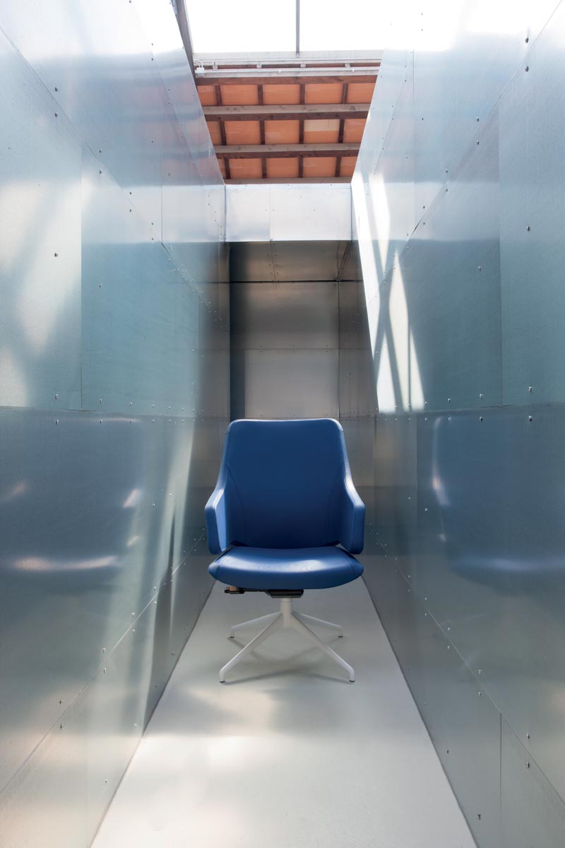 Lux Italy Italia Lang Executive Chair