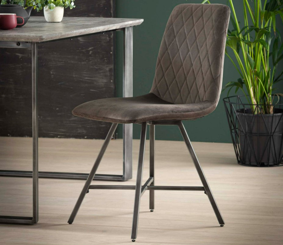 ZI Chair diamond crossframe