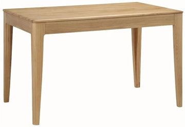 AM Dunmore Oak Dining Table