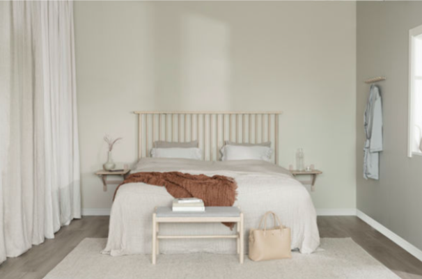 RO RIGGINS HEADBOARD WHITEWASH