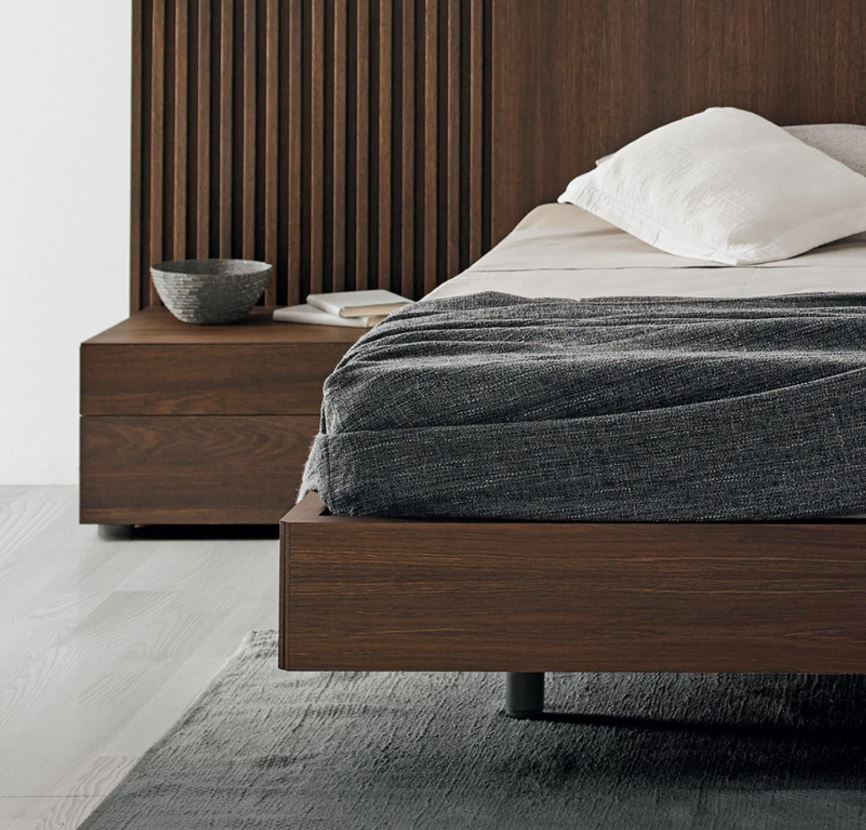 Mies 1.6 Modern Bed
