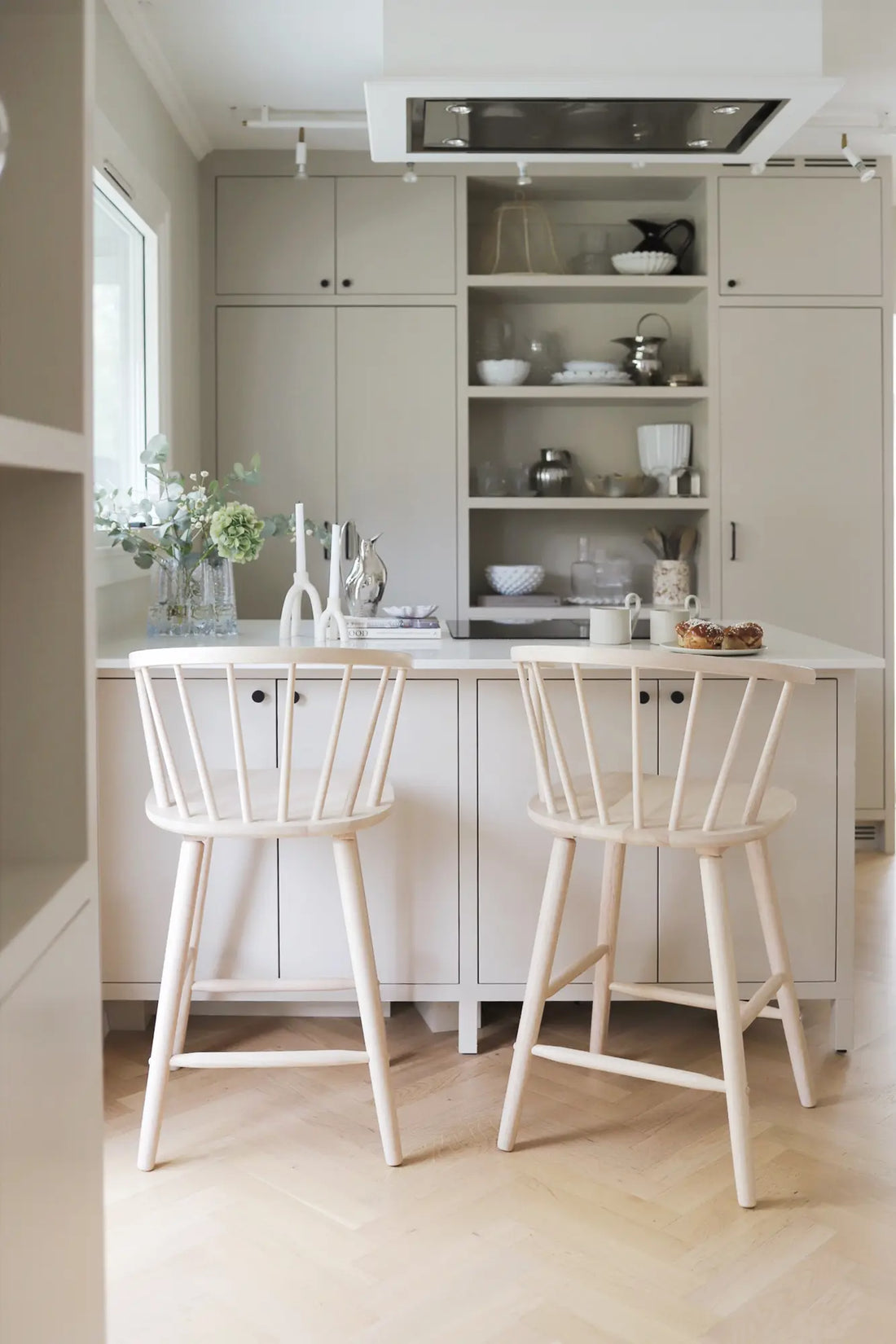 RO Carmen Bar Chair Whitewash