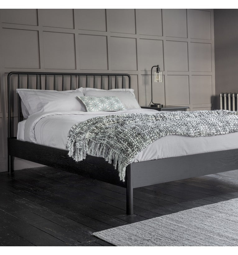 GA Wycombe 5' Spindle Bed Black
