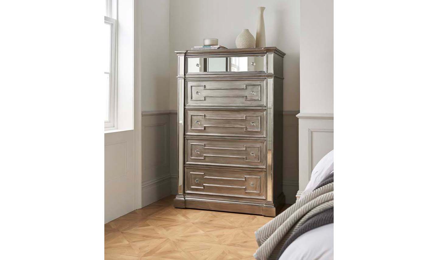 VL Ophelia Tall Chest