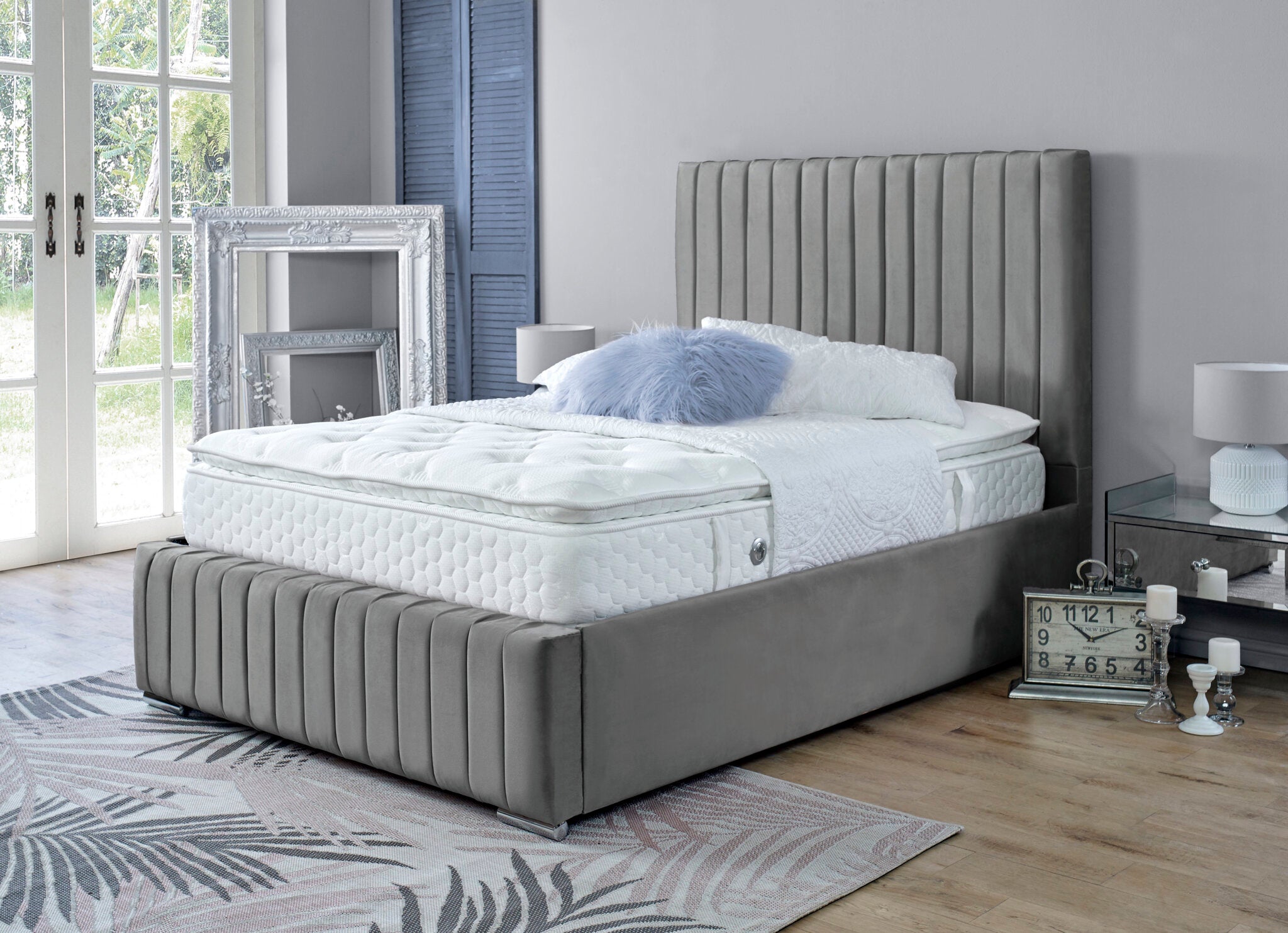 Yllas Velvet Grey 6ft Bed
