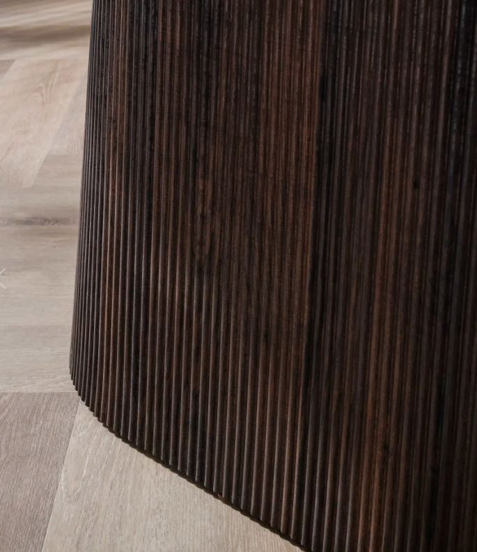 Centro Dining Table