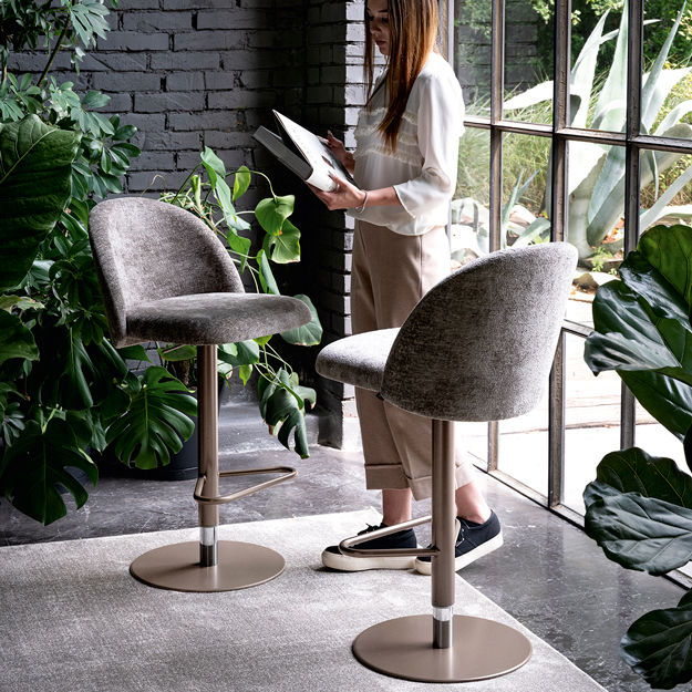 Connubia Swivel Bar Stool Tuka Mid Gaslift