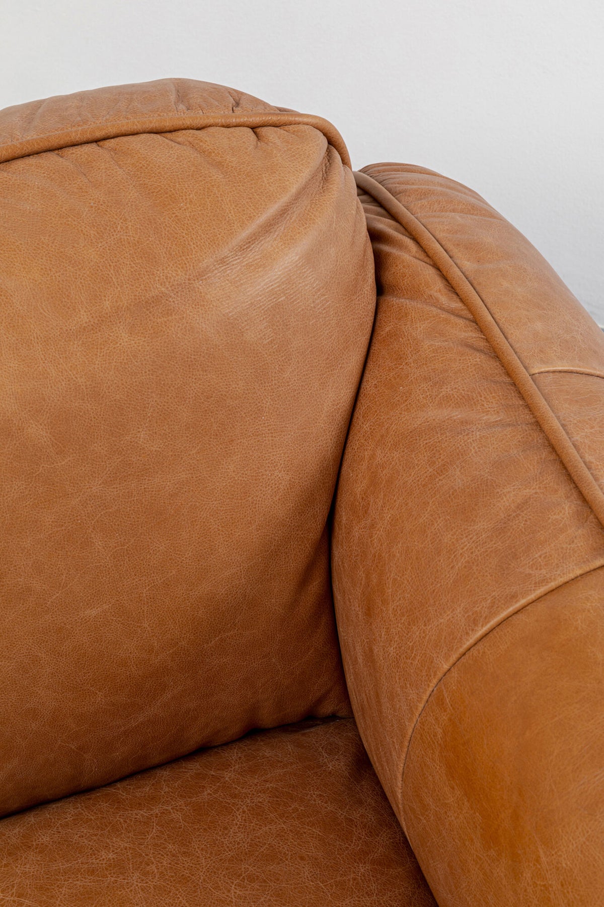 KARE Design Calgary Leather Sofa Brown 90.4 in.